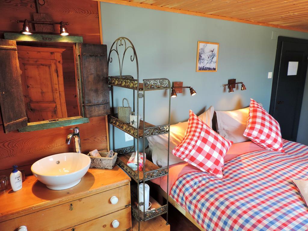 La Demeure Des Elfes Bed and Breakfast Albinen Rum bild