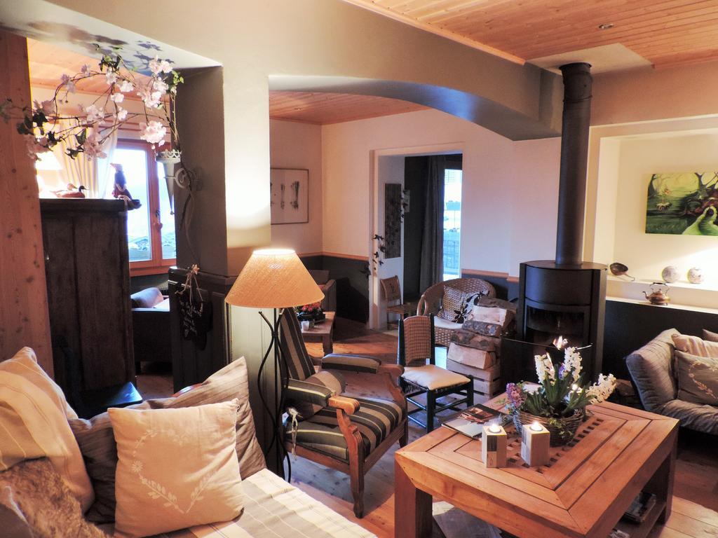La Demeure Des Elfes Bed and Breakfast Albinen Exteriör bild