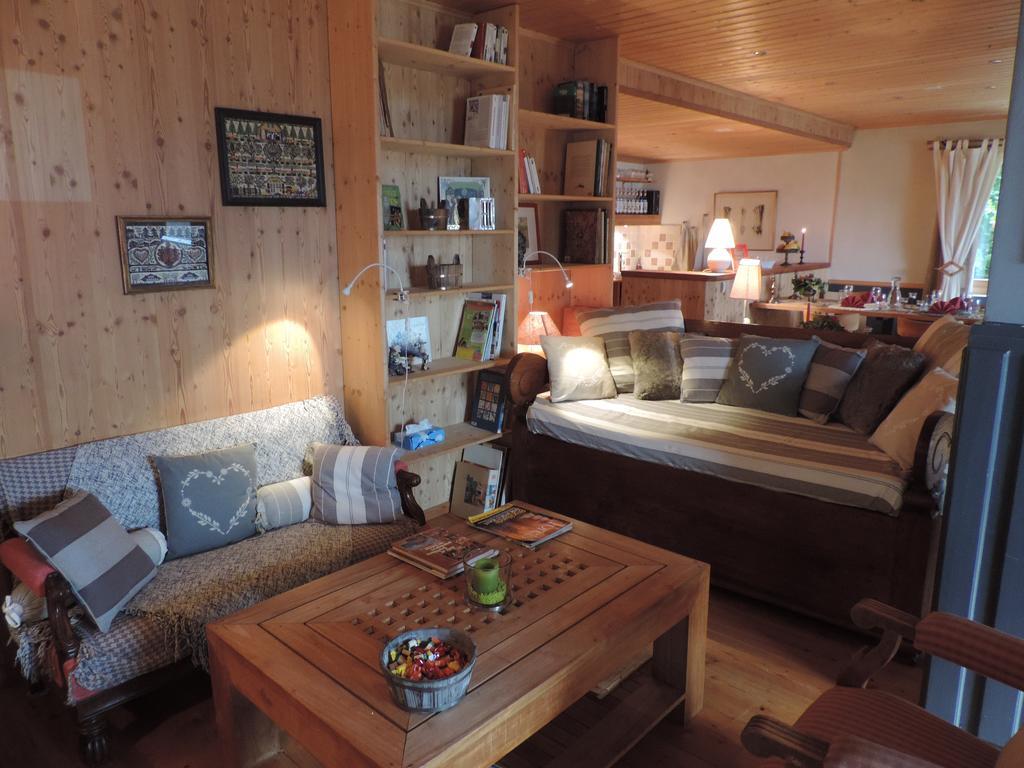 La Demeure Des Elfes Bed and Breakfast Albinen Exteriör bild